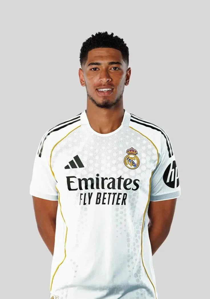 Maillot concept du Real Madrid porté par Jude Bellingham