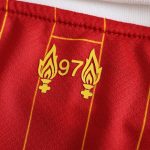 Kit Maillot Liverpool Domicile 24/25 Enfant Kit Maillot Liverpool Domicile 24/25 Enfant