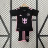 Kit Enfant Inter Miami Noir et Rose 2024/2025 — devant Kit Enfant Inter Miami Noir et Rose 2024/2025 — devant