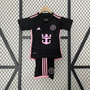 Kit Enfant Inter Miami Noir et Rose 2024/2025 — devant Kit Enfant Inter Miami Noir et Rose 2024/2025 — devant