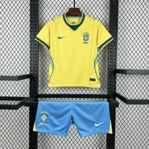 Kit Enfant Brésil Jaune 2026/2027 — devant Kit Enfant Brésil Jaune 2026/2027 — devant