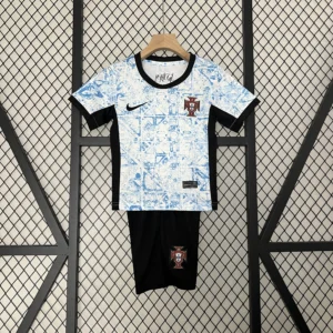 Kit Enfant Portugal 2024/2025 — devant Kit Enfant Portugal 2024/2025 — devant