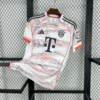 Maillot Bayern Munich Extérieur 2025/2026 — devant