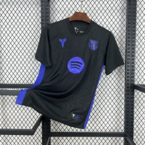 Maillot FC Barcelone Concept Noir et Bleu 2025/2026 — devant Maillot FC Barcelone Concept Noir et Bleu 2025/2026 — devant