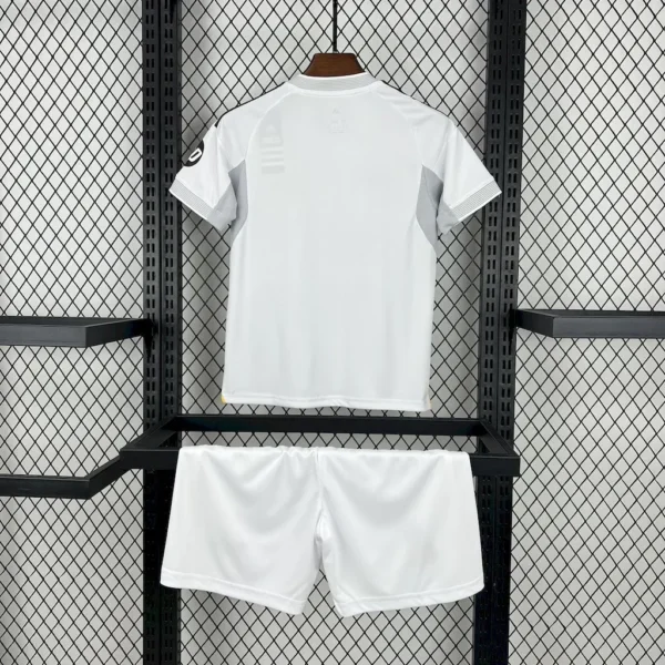 Kit Enfant Real Madrid Blanc 2025/2026 — dos