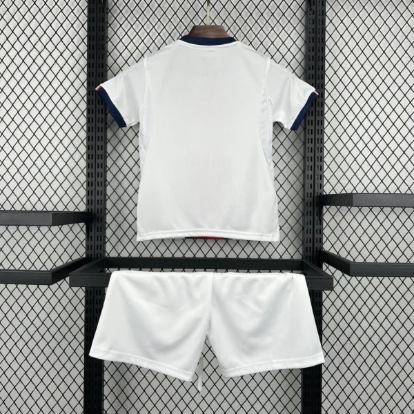 Kit Enfant PSG Blanc Bandes 2026/2027 — dos Kit Enfant PSG Blanc Bandes 2026/2027 — dos