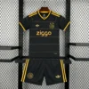 Kit Enfant Ajax Amsterdam Extérieur 2026/2027 — devant Kit Enfant Ajax Amsterdam Extérieur 2026/2027 — devant