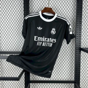 Maillot Real Madrid Avant-Match Noir 2025/2026 — devant Maillot Real Madrid Avant-Match Noir 2025/2026 — devant