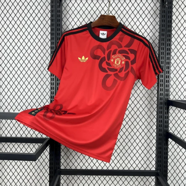 Maillot Manchester United CULTURAL STORY 2026/2027 — devant