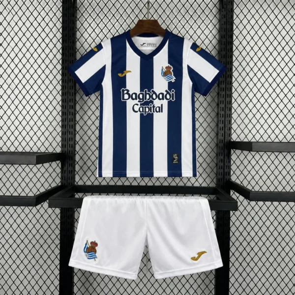 Kit Enfant Real Sociedad Domicile 2026/2027 — devant Kit Enfant Real Sociedad Domicile 2026/2027 — devant