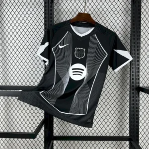Maillot FC Barcelone Concept Rayures Noires 2025/2026 — devant Maillot FC Barcelone Concept Rayures Noires 2025/2026 — devant