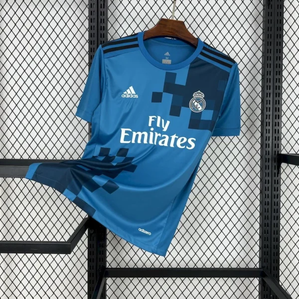 Maillot Real Madrid Retro 2017/2018 — devant Maillot Real Madrid Retro 2017/2018 — devant