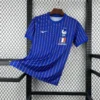 Maillot France Avant-Match 2026/2027 — devant Maillot France Avant-Match 2026/2027 — devant