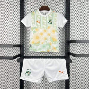 Kit Enfant Côte d’Ivoire Blanc Fleuri 2026/2027 — devant