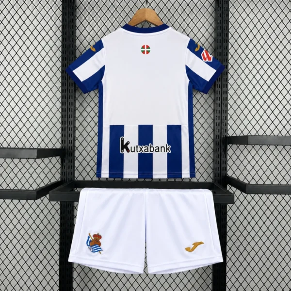 Kit Enfant Real Sociedad Domicile 2026/2027 — dos Kit Enfant Real Sociedad Domicile 2026/2027 — dos