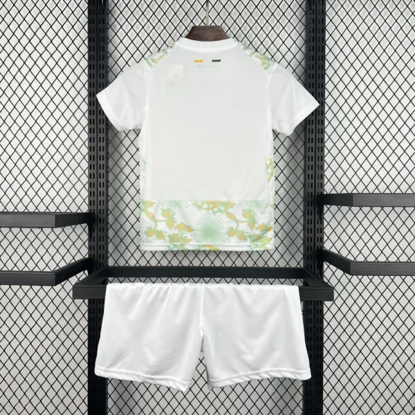 Kit Enfant Côte d’Ivoire Blanc Fleuri 2026/2027 — dos Kit Enfant Côte d’Ivoire Blanc Fleuri 2026/2027 — dos
