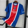 Maillot PSG Domicile 2 Étoiles Bleu Bande Rouge 2026/2027 — devant Maillot PSG Domicile 2 Étoiles Bleu Bande Rouge 2026/2027 — devant