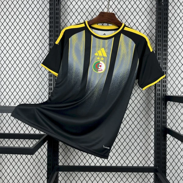 Maillot Algérie Concept Noir et Doré 2026/2027 — devant Maillot Algérie Concept Noir et Doré 2026/2027 — devant