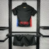 Kit Enfant FC Barcelone Noir Liserés 2024/2025 — dos