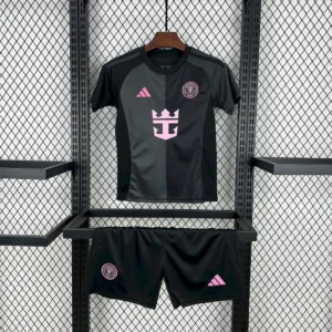 Kit Enfant Inter Miami 2025/2026 — devant Kit Enfant Inter Miami 2025/2026 — devant