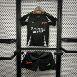 Kit Enfant Arsenal Noir et Vert 2024/2025 — devant Kit Enfant Arsenal Noir et Vert 2024/2025 — devant