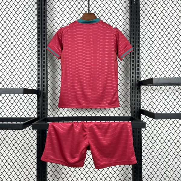 Kit Enfant Portugal Rouge 2026/2027 — dos Kit Enfant Portugal Rouge 2026/2027 — dos