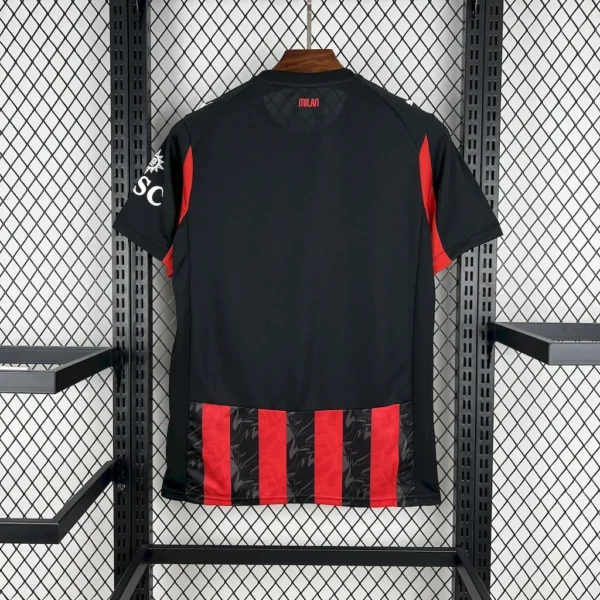 Maillot AC Milan Domicile 2025/2026 — dos Maillot AC Milan Domicile 2025/2026 — dos