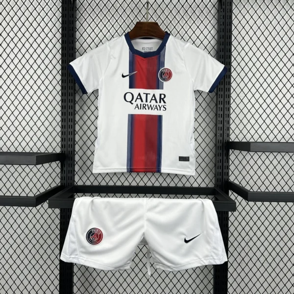 Kit Enfant PSG Blanc Bandes 2026/2027 — devant Kit Enfant PSG Blanc Bandes 2026/2027 — devant