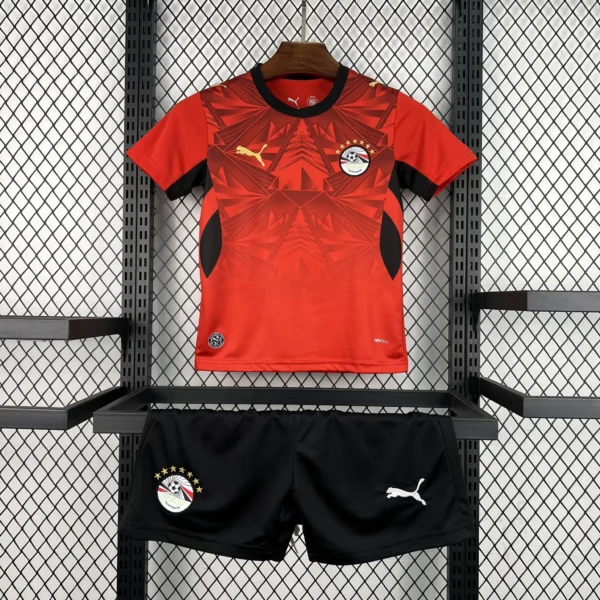 Kit Enfant Égypte Rouge 2026/2027 — devant Kit Enfant Égypte Rouge 2026/2027 — devant