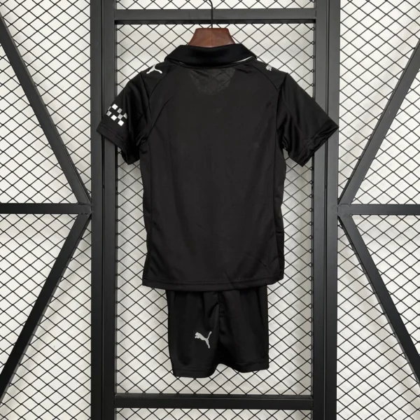 Kit Enfant Manchester City Noir 2025/2026 — dos Kit Enfant Manchester City Noir 2025/2026 — dos
