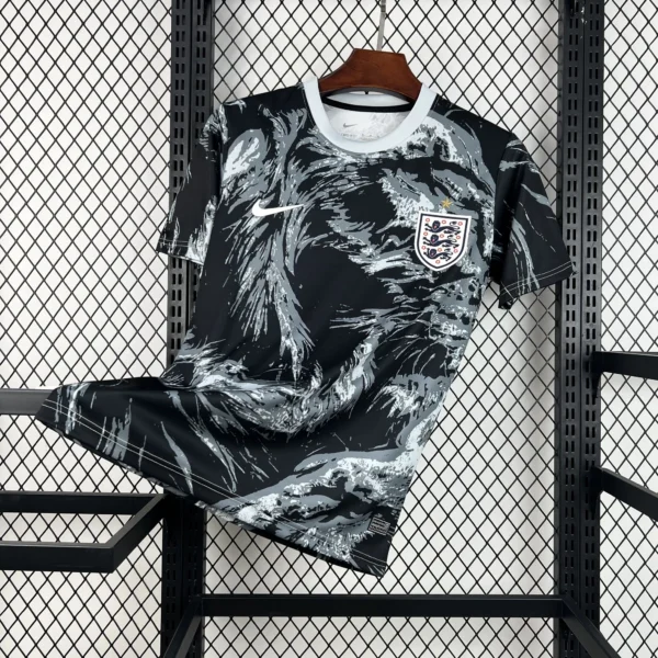 Maillot Angleterre Avant-Match 2026/2027 — devant Maillot Angleterre Avant-Match 2026/2027 — devant