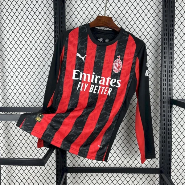 Maillot AC Milan Domicile 2025/2026 Manches Longues — devant Maillot AC Milan Domicile 2025/2026 Manches Longues — devant