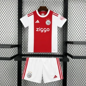 Kit Enfant Ajax Amsterdam Domicile 2026/2027 — devant Kit Enfant Ajax Amsterdam Domicile 2026/2027 — devant