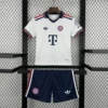 Kit Enfant Bayern Munich Extérieur 2026/2027 — devant Kit Enfant Bayern Munich Extérieur 2026/2027 — devant