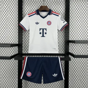 Kit Enfant Bayern Munich Extérieur 2026/2027 — devant Kit Enfant Bayern Munich Extérieur 2026/2027 — devant