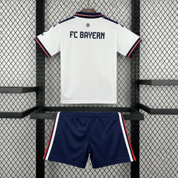 Kit Enfant Bayern Munich Extérieur 2026/2027 — dos Kit Enfant Bayern Munich Extérieur 2026/2027 — dos