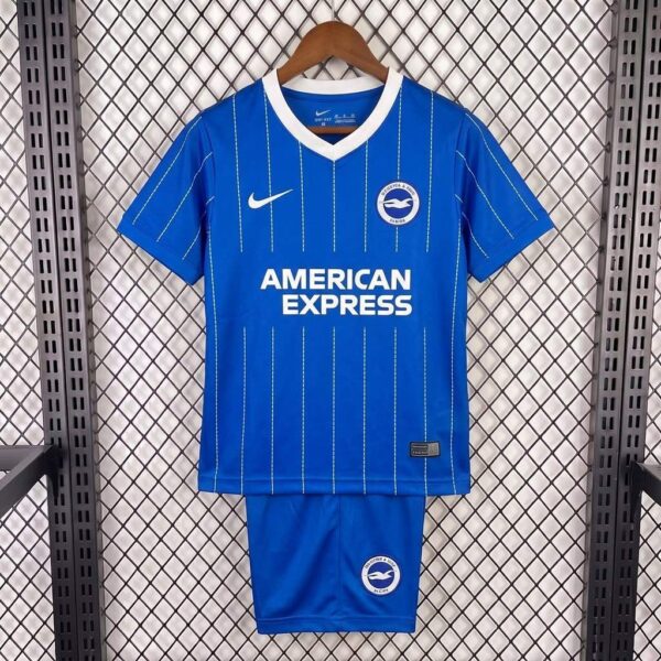 Kit Enfant Brighton Domicile 2026/2027 — devant Kit Enfant Brighton Domicile 2026/2027 — devant