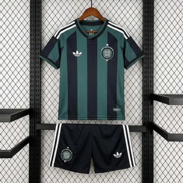 Kit Enfant Celtic Extérieur 2026/2027 — devant