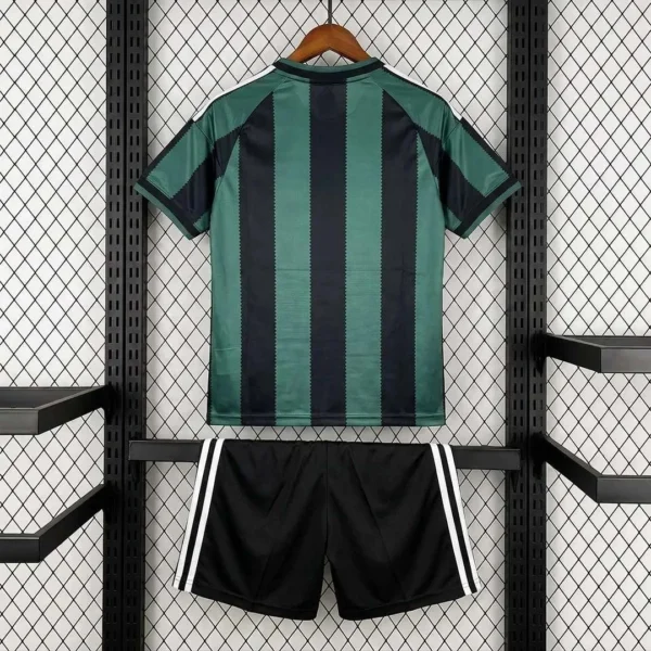 Kit Enfant Celtic Extérieur 2026/2027 — dos