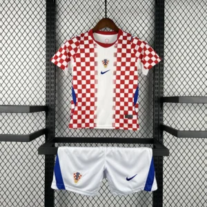 Kit Enfant Croatie Domicile 2026/2027 — devant Kit Enfant Croatie Domicile 2026/2027 — devant