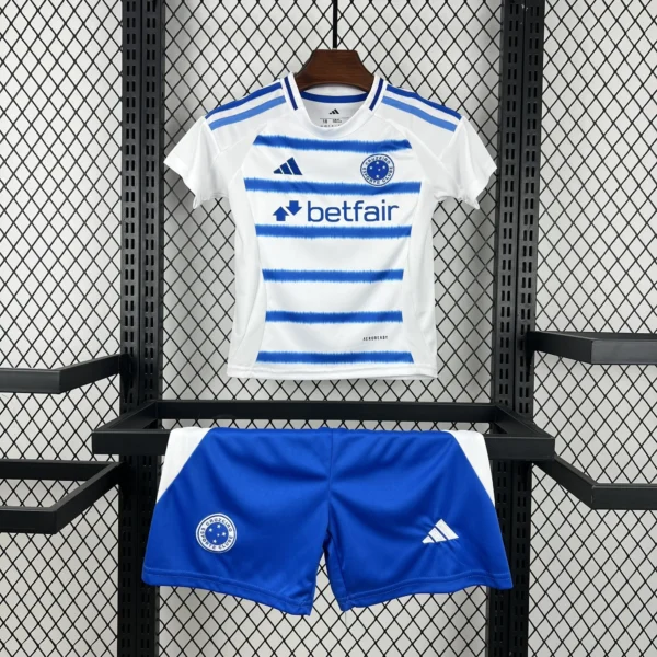 Kit Enfant Cruzeiro Extérieur 2026/2027 — devant