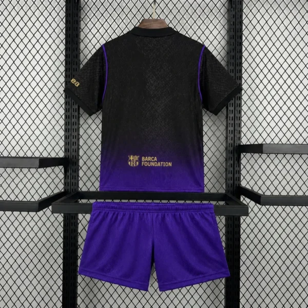 Kit Enfant FC Barcelone Extérieur 2026/2027 — dos Kit Enfant FC Barcelone Extérieur 2026/2027 — dos