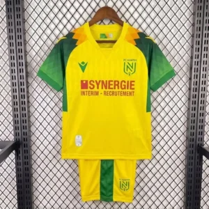 Kit Enfant FC Nantes Domicile 2026/2027 — devant Kit Enfant FC Nantes Domicile 2026/2027 — devant