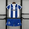 Kit Enfant FC Porto Domicile 2026/2027 — devant Kit Enfant FC Porto Domicile 2026/2027 — devant