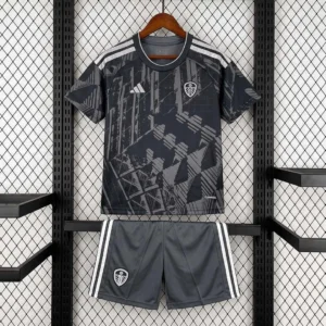 Kit Enfant Leeds United Third 2026/2027 — devant Kit Enfant Leeds United Third 2026/2027 — devant