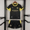 Kit Enfant Manchester City Extérieur 2026/2027 — devant Kit Enfant Manchester City Extérieur 2026/2027 — devant