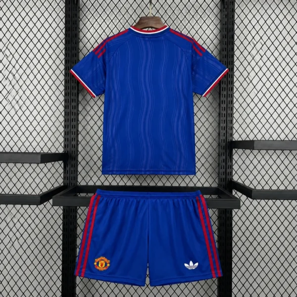 Kit Enfant Manchester United Extérieur 2026/2027 — dos Kit Enfant Manchester United Extérieur 2026/2027 — dos