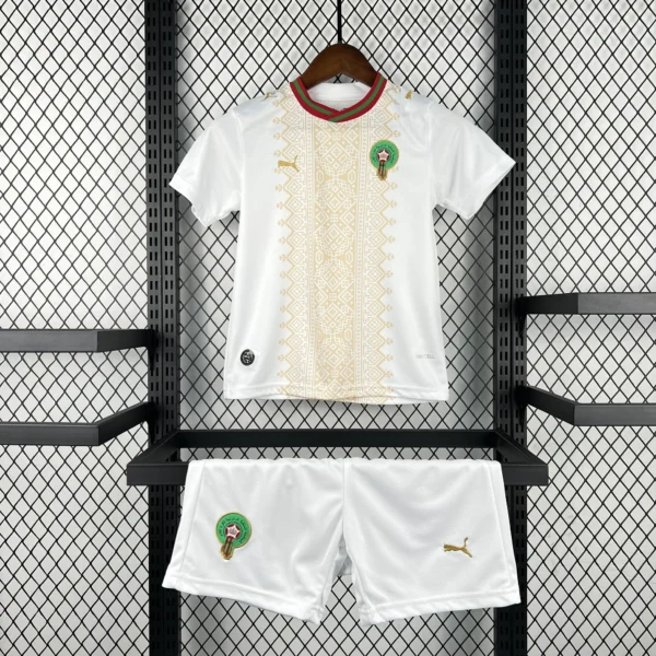Kit Enfant Maroc Extérieur 2026/2027 — devant Kit Enfant Maroc Extérieur 2026/2027 — devant