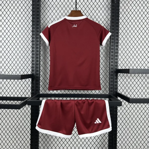 Kit Enfant Qatar Domicile 2026/2027 — dos Kit Enfant Qatar Domicile 2026/2027 — dos