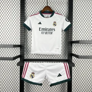 Kit Enfant Real Madrid Domicile 2026/2027 — devant Kit Enfant Real Madrid Domicile 2026/2027 — devant